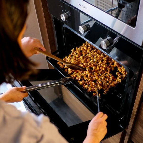 ⁦Microwave Oven with Smart Sensor Easy Clean Interior ECO Mode 1.2 Cu Ft Stainless Steel⁩ – תמונה ⁦4⁩